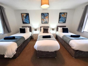 Hythe House - Perfect for families and contractors